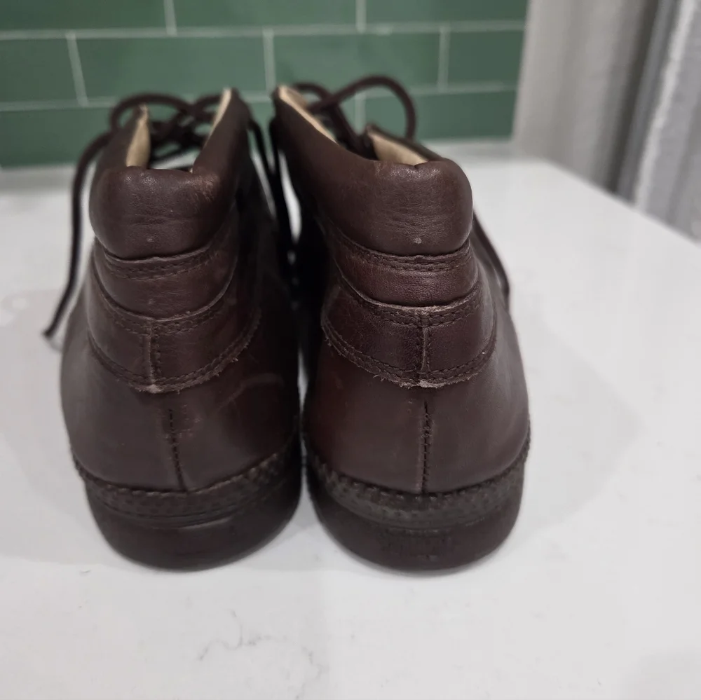 VIKINGS MEN'S BROWN LEATHER CHUKKA BOOTS SIZE 8.5 NWOT